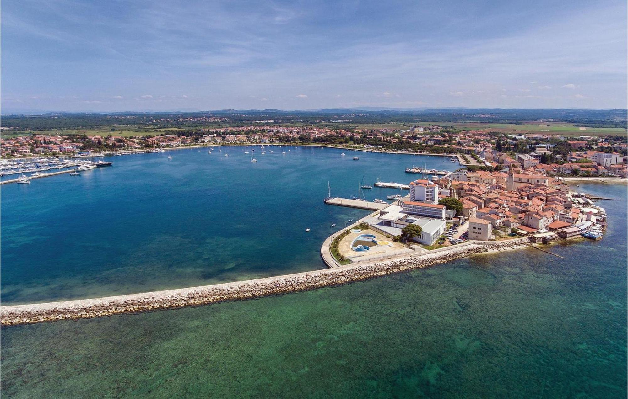 Lovely Apartment In Umag With Kitchen Zewnętrze zdjęcie