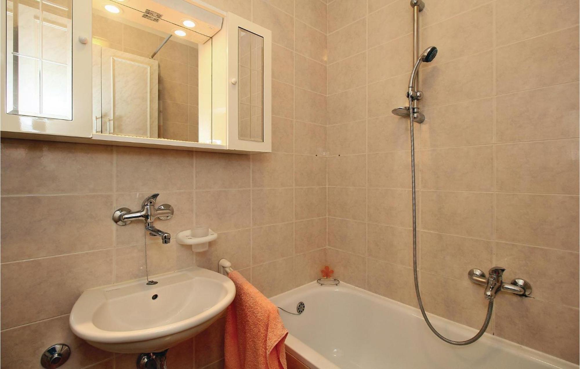 Lovely Apartment In Umag With Kitchen Zewnętrze zdjęcie