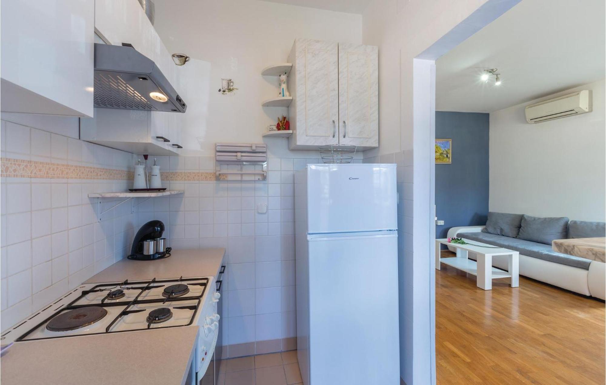 Lovely Apartment In Umag With Kitchen Zewnętrze zdjęcie