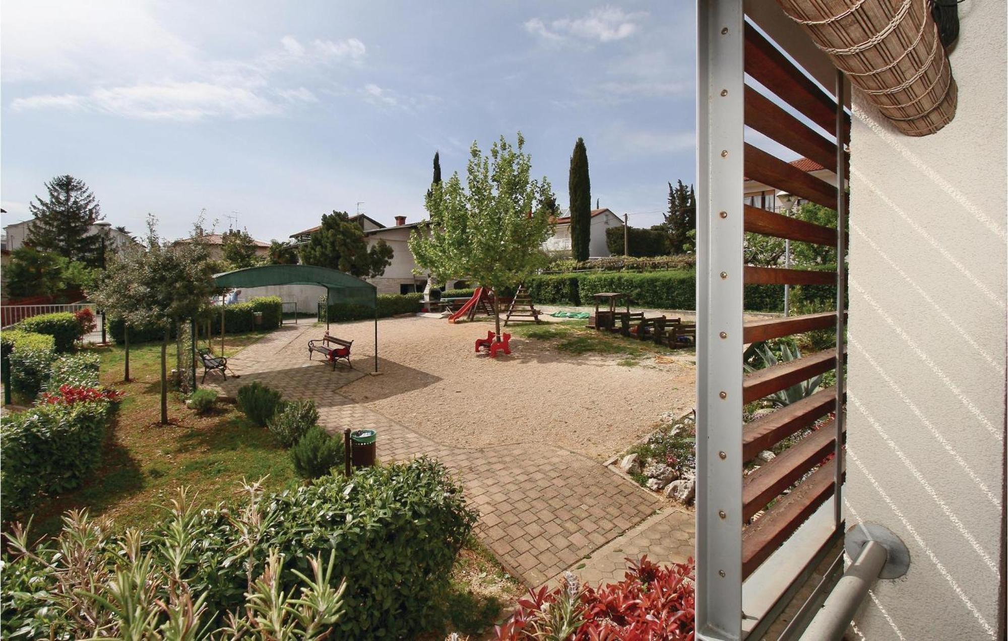 Lovely Apartment In Umag With Kitchen Zewnętrze zdjęcie