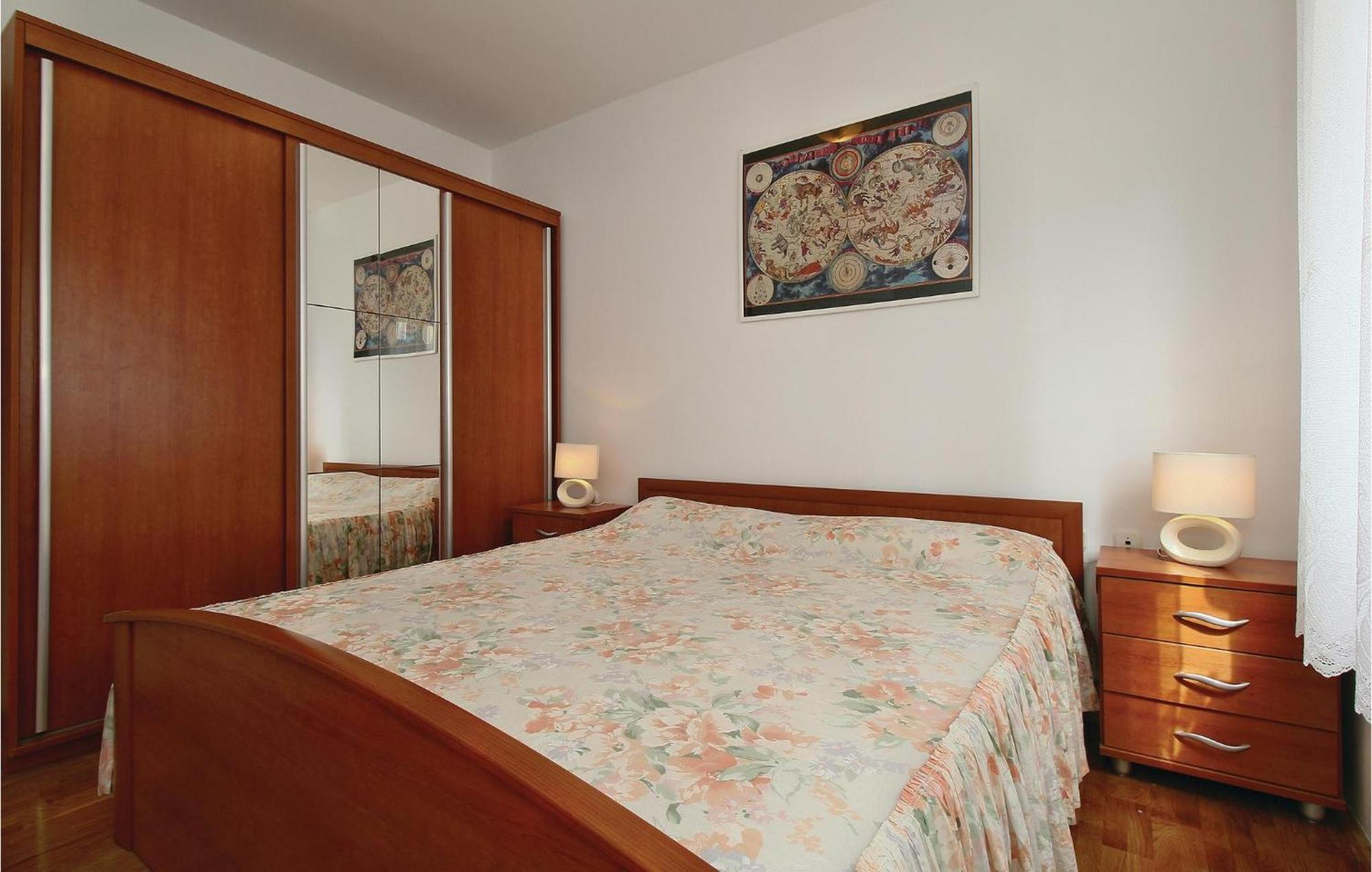 Lovely Apartment In Umag With Kitchen Zewnętrze zdjęcie