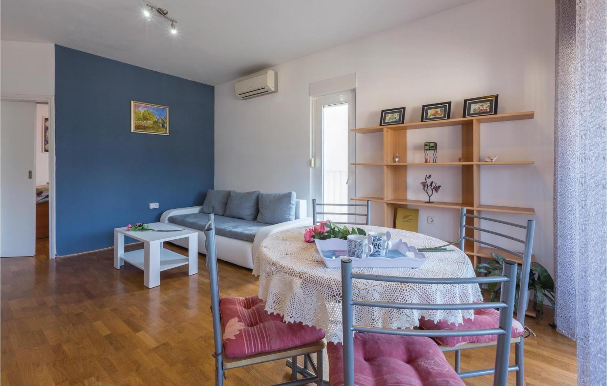 Lovely Apartment In Umag With Kitchen Zewnętrze zdjęcie