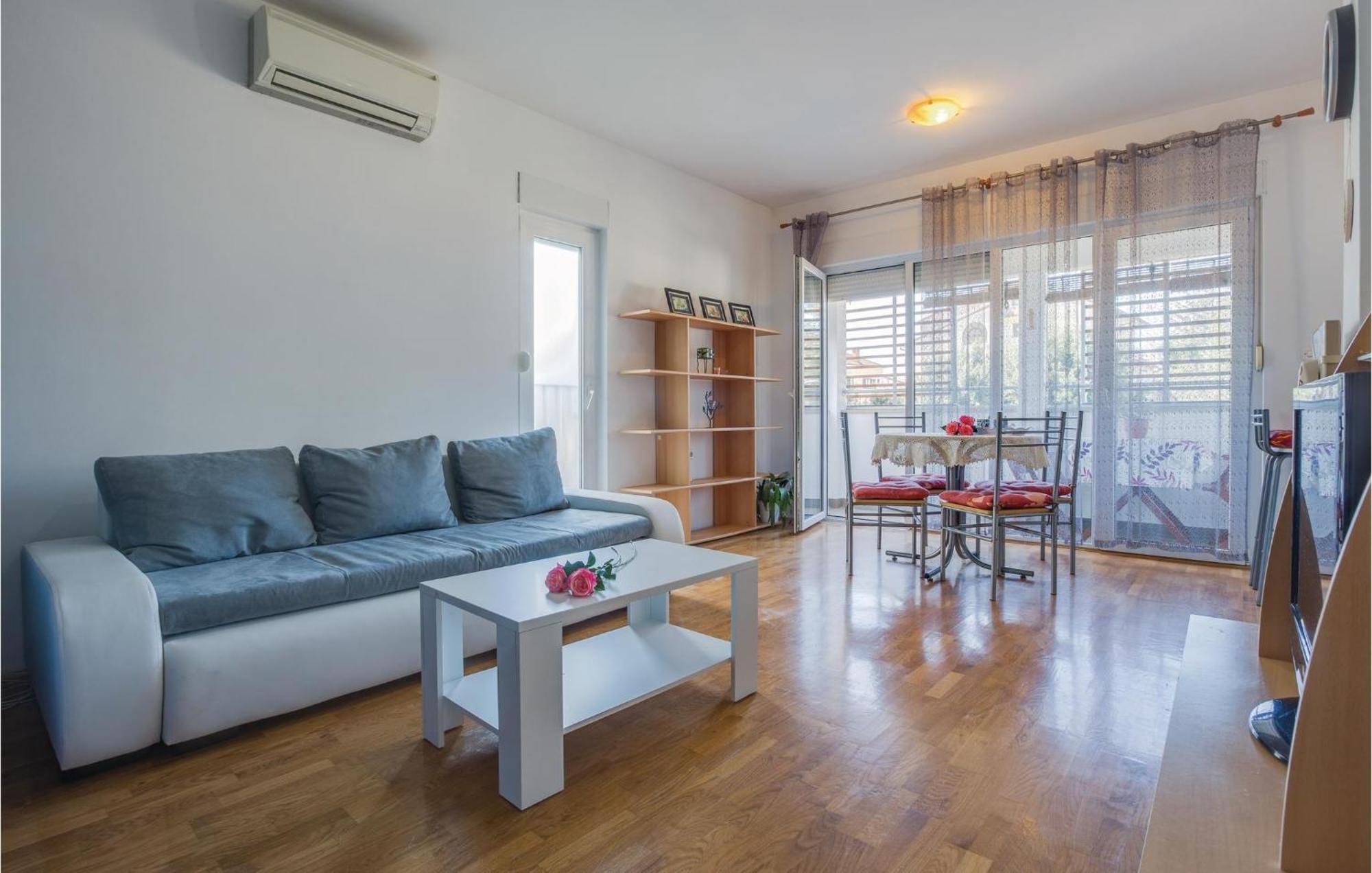 Lovely Apartment In Umag With Kitchen Zewnętrze zdjęcie