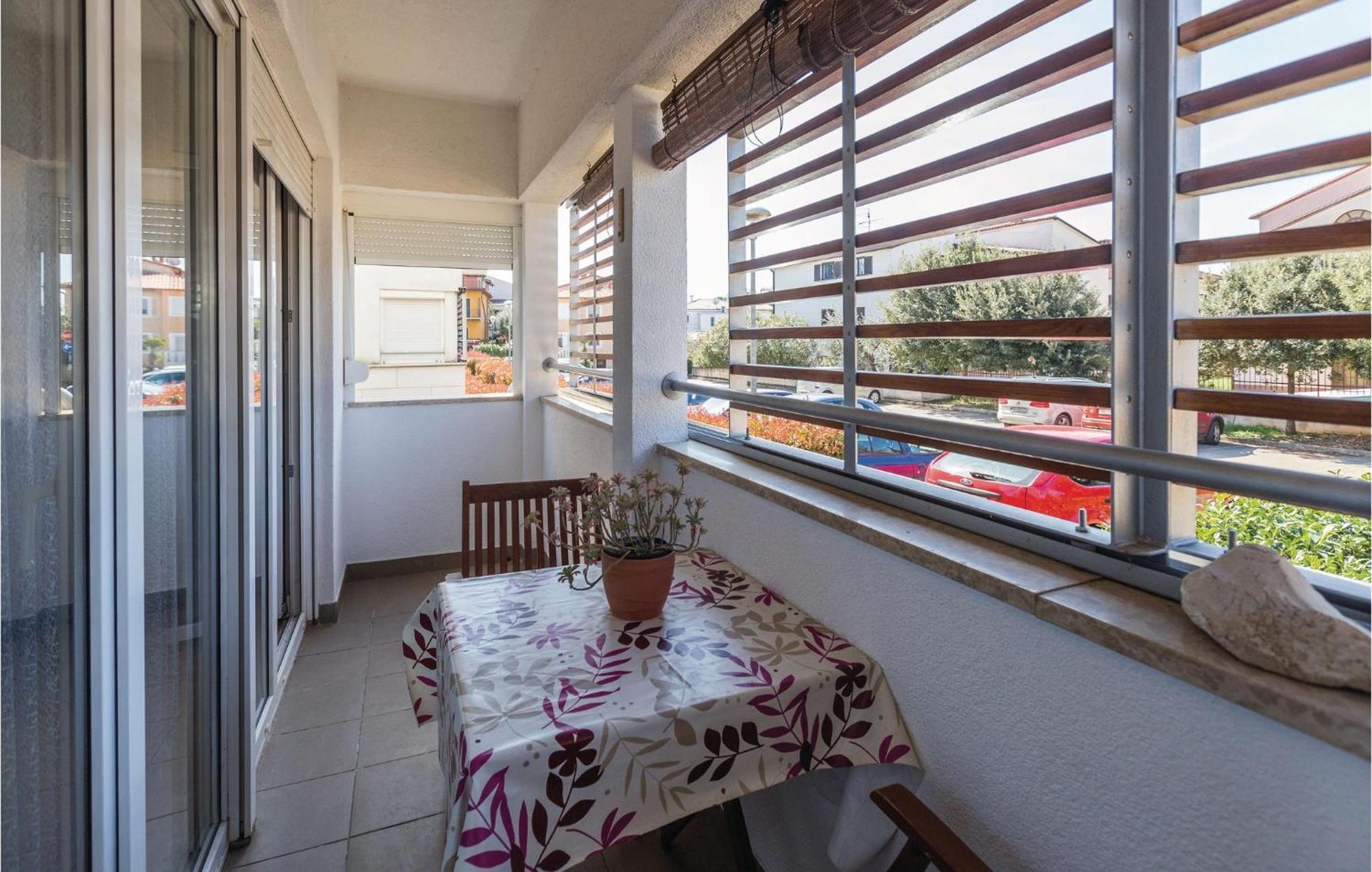 Lovely Apartment In Umag With Kitchen Zewnętrze zdjęcie