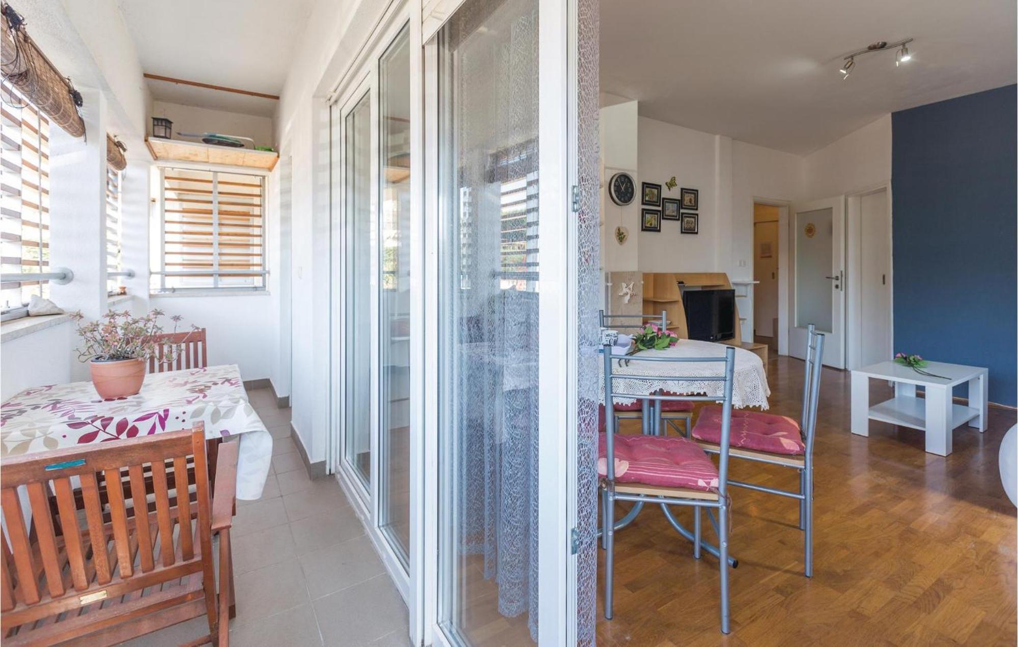 Lovely Apartment In Umag With Kitchen Zewnętrze zdjęcie