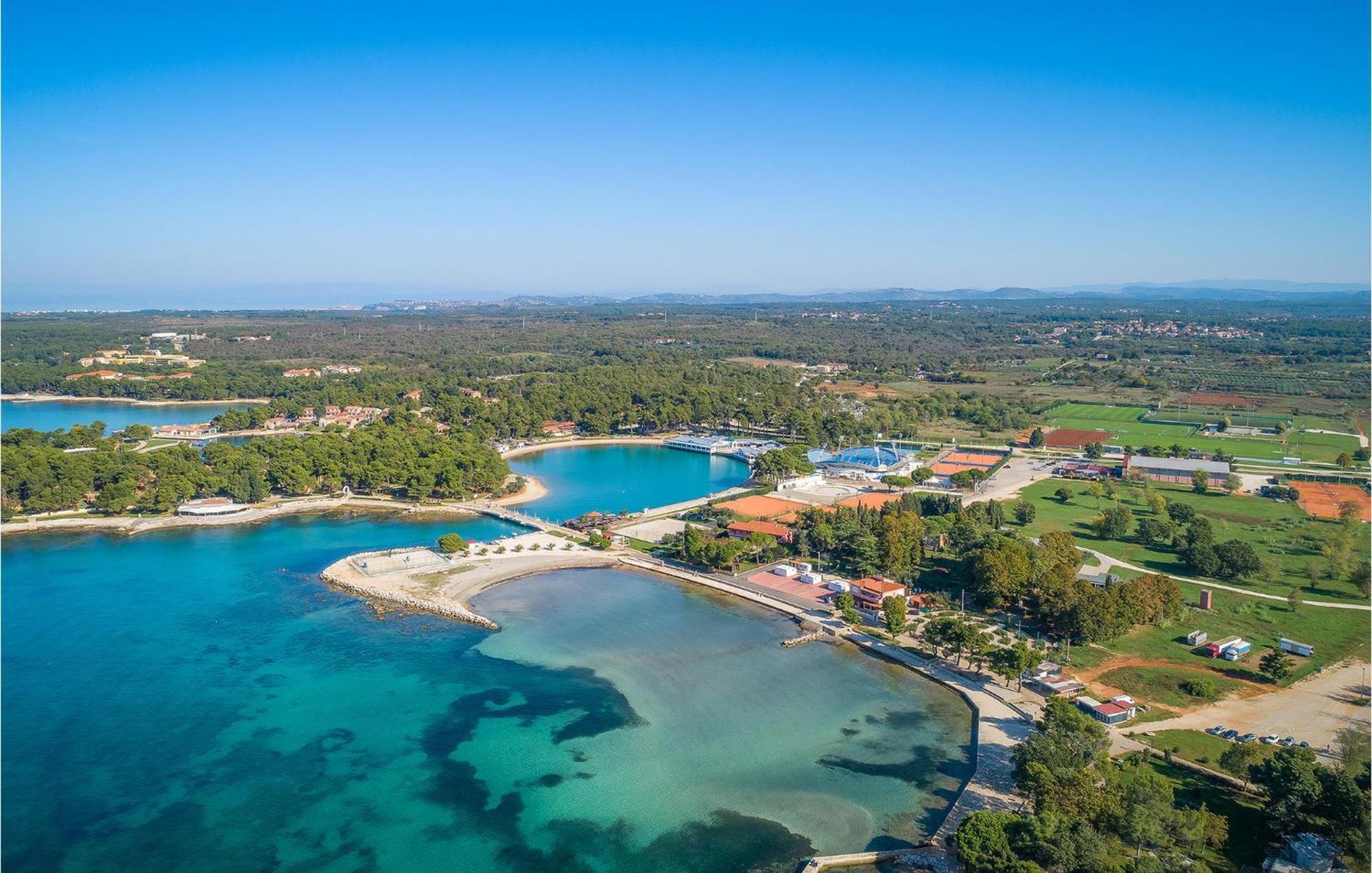 Lovely Apartment In Umag With Kitchen Zewnętrze zdjęcie