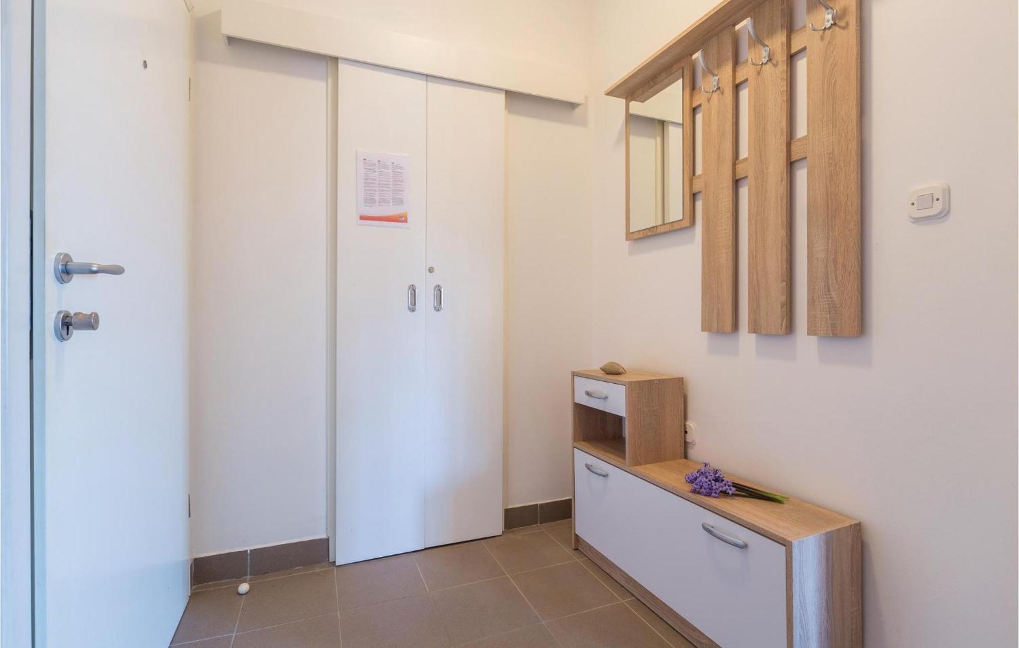 Lovely Apartment In Umag With Kitchen Zewnętrze zdjęcie